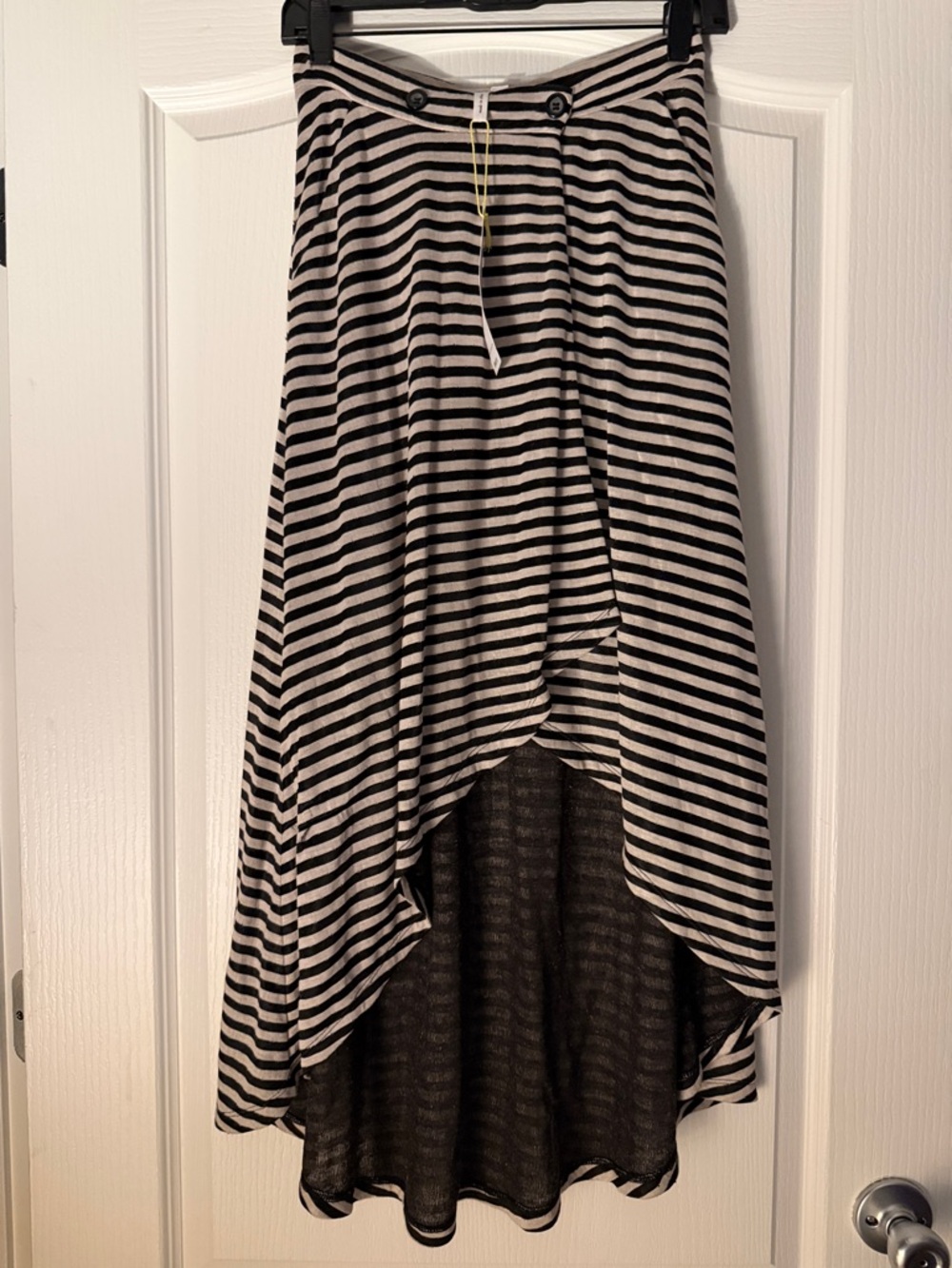 New BCBGeneration Black and Cream Striped High-Low Skirt Sz Xs.